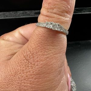 Womens 10k white gold ring 7.5